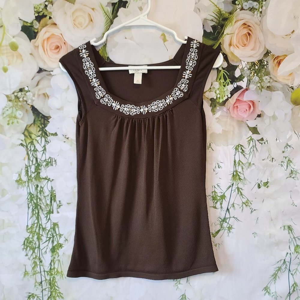 Loft tank with embellishments